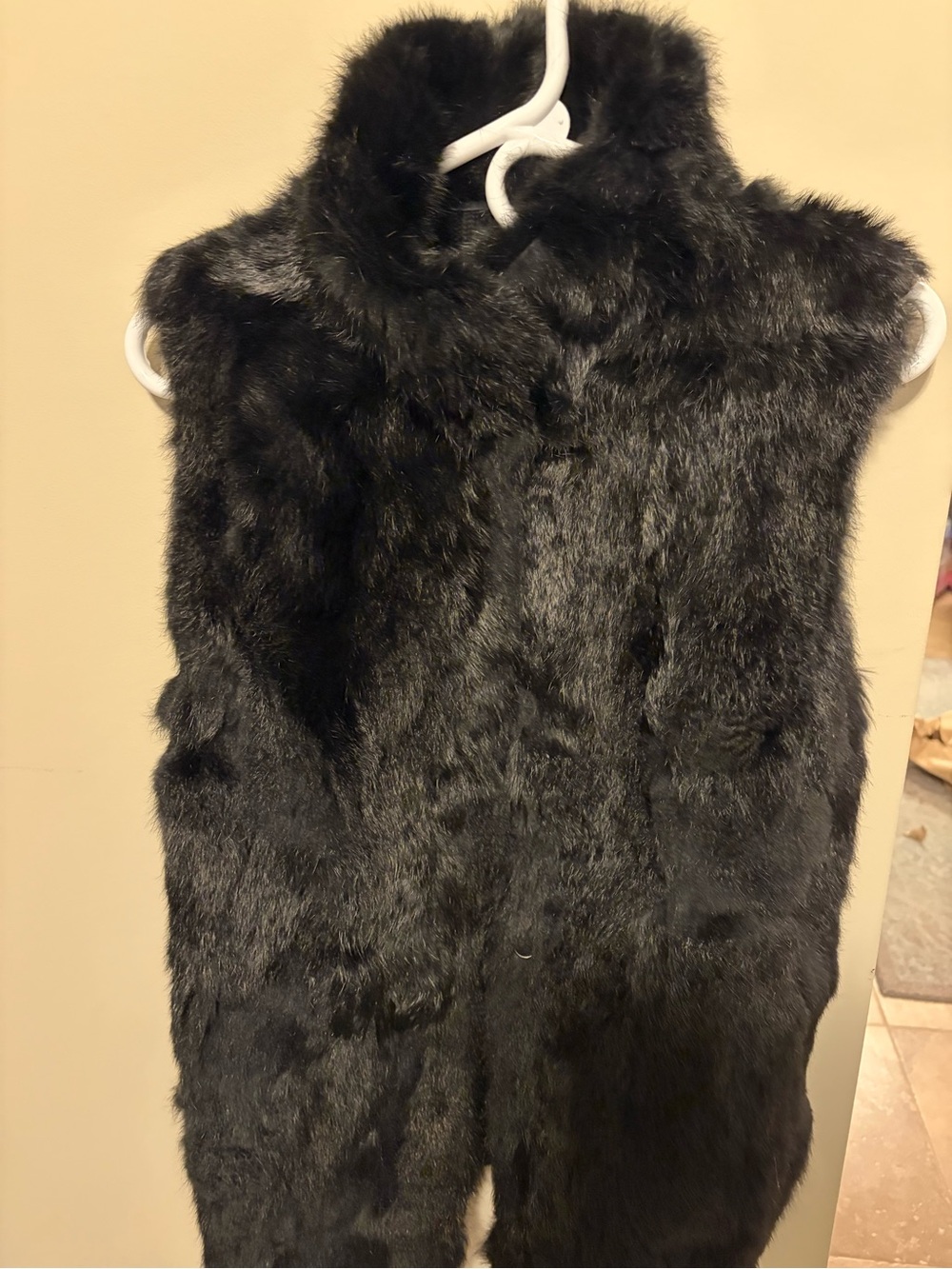 La Fiorentina Black Faux Fur Sleeveless Vest